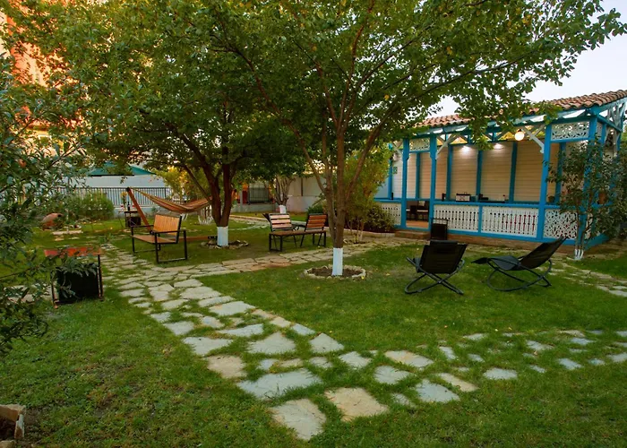 Apart Hotel West