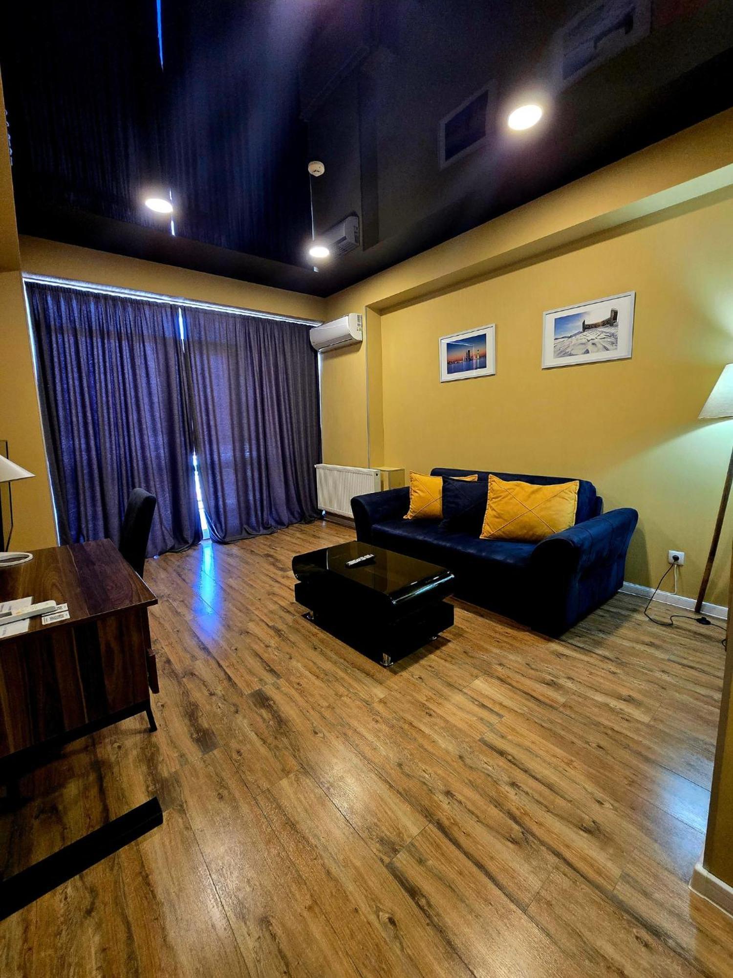 West Hotel 4*